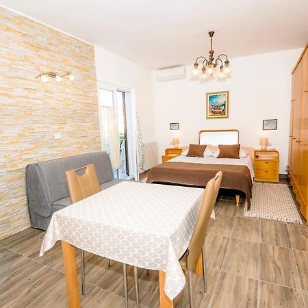 Guest House Ab Adria Home โรวีน ภายนอก รูปภาพ