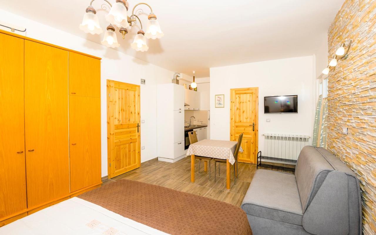 Guest House Ab Adria Home โรวีน ภายนอก รูปภาพ