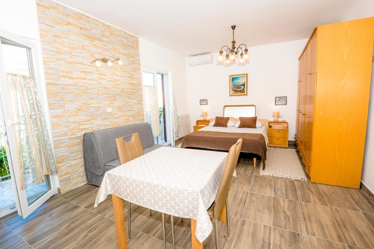 Guest House Ab Adria Home โรวีน ภายนอก รูปภาพ