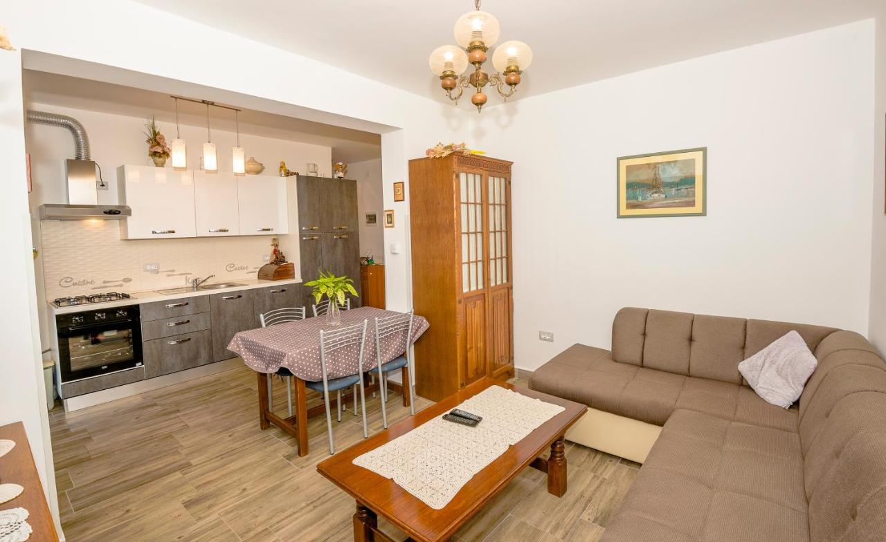 Guest House Ab Adria Home โรวีน ภายนอก รูปภาพ